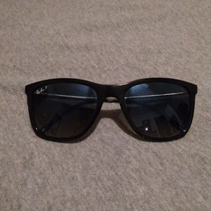 Ray Ban polarized sunglasses 😎